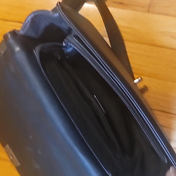 Purse - Picture 3 of 4